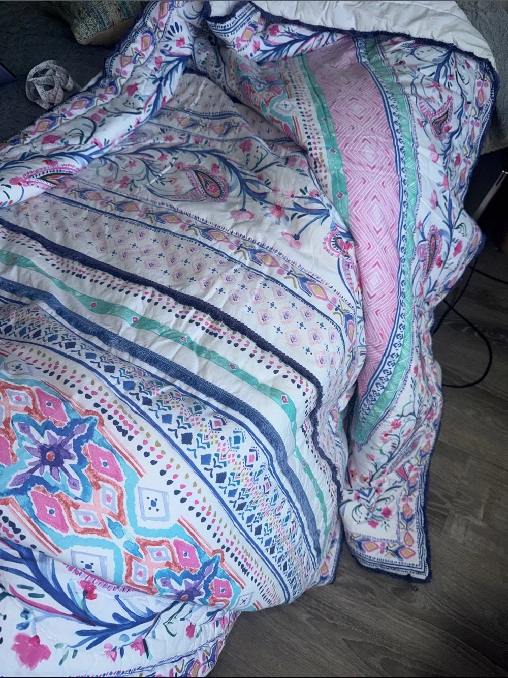 Pottery Barn Teen Avery Pink Paisley Quilt Set with a Sham Twin